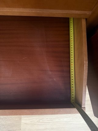 Armario de madera clásico