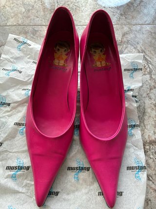 "Zapatos de tacón bajo T-40 fucsia