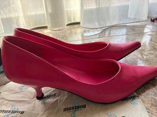 "Zapatos de tacón bajo T-40 fucsia