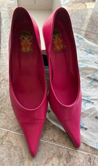 "Zapatos de tacón bajo T-40 fucsia