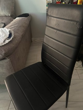 Juego de 4 sillas negras para salón