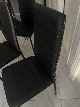 Juego de 4 sillas negras para salón
