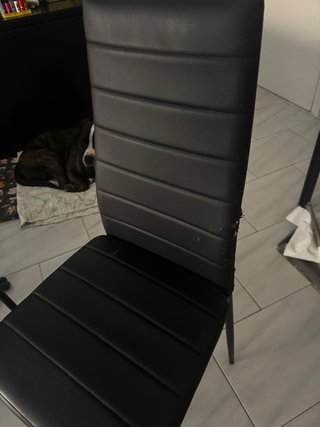 Juego de 4 sillas negras para salón