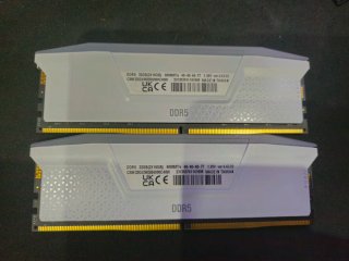 32gb (2X16GB) RAM DDR5 CORSAIR RGB