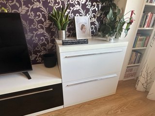Muebles modulares de salón en blanco y negro