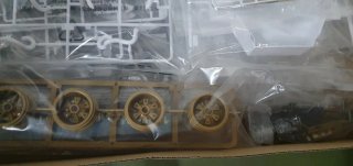 Maqueta Trumpeter Ford GT 40 Mk II 1/12