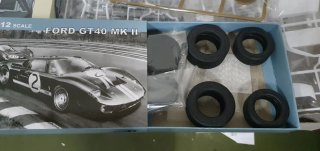 Maqueta Trumpeter Ford GT 40 Mk II 1/12