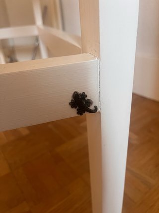 Escritorio blanco con estanterías y cajón de Banak