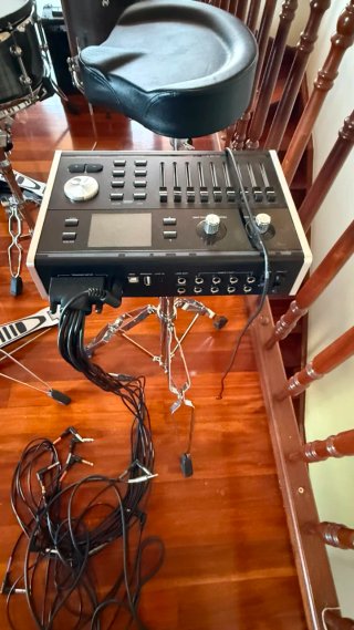 Millenium MPS-1000 E-Drum Set + Sillín