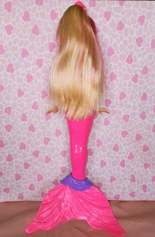 Barbie sirena Rainbow Lights