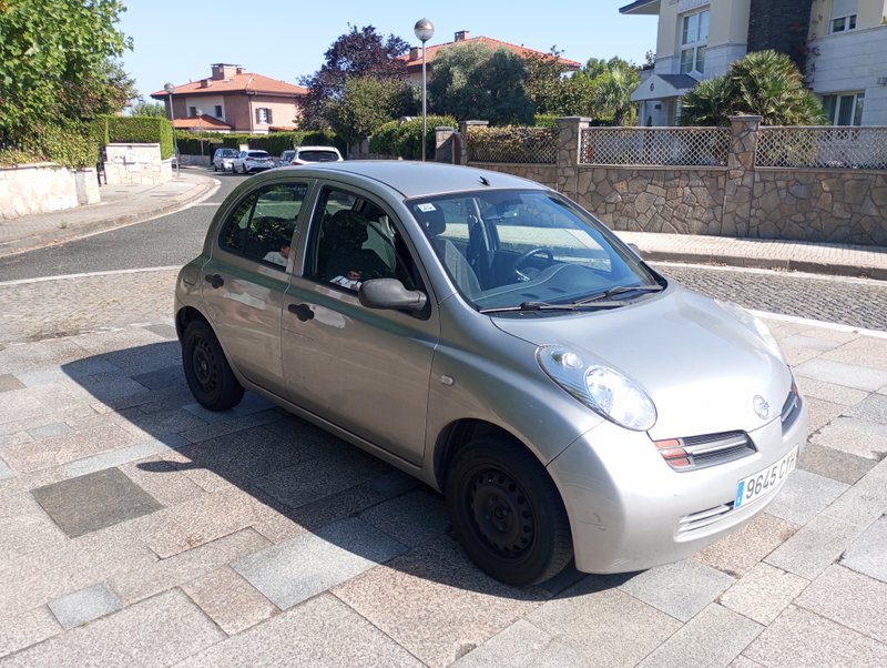 Nissan Micra 2004 - foto 1