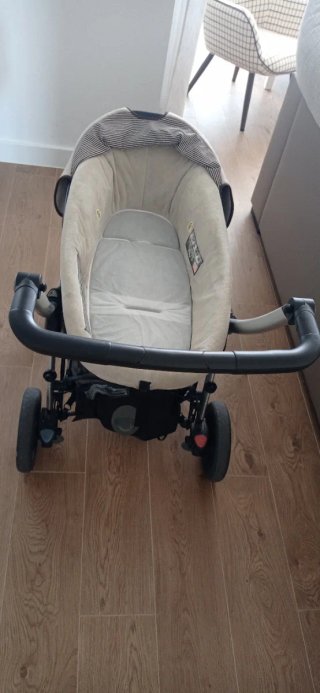 Carrito y capazo bebé confort