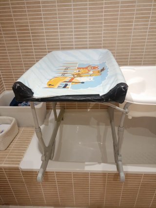 Bañera bebe sobre bañera