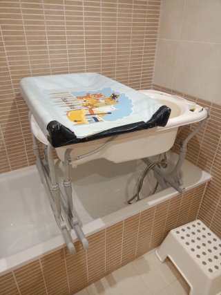 Bañera bebe sobre bañera