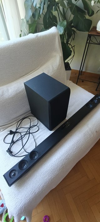 Barra de sonido de LG modelo SJ3 de 300 watios