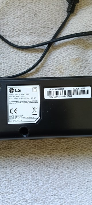 Barra de sonido de LG modelo SJ3 de 300 watios