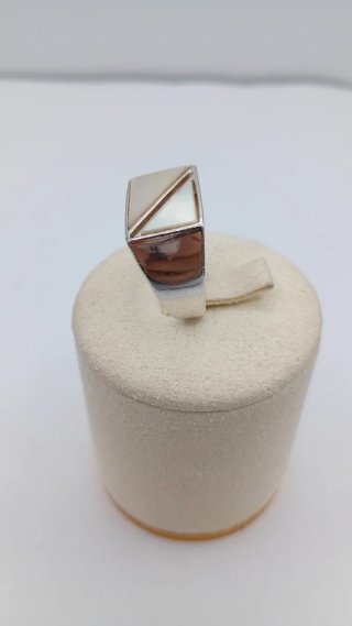 Anillo de plata
