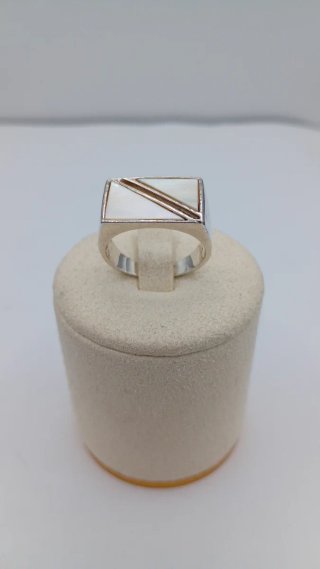 Anillo de plata