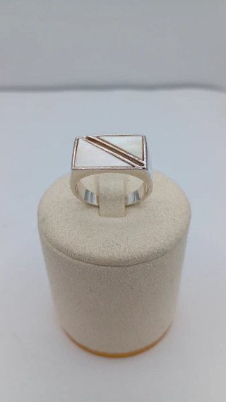 Anillo de plata
