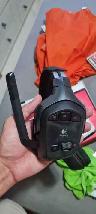 Lote PC: Auriculares Logitech, Ratón, Base, Juegos