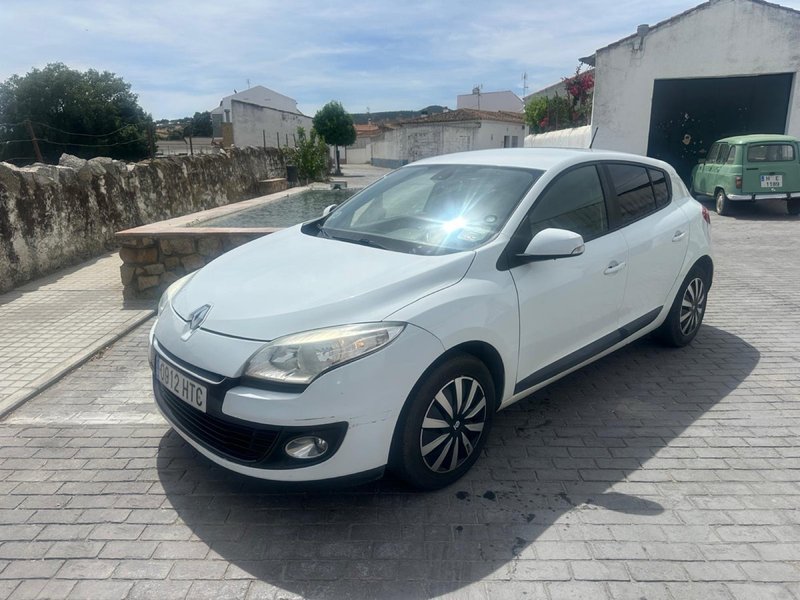 Renault Megane 2013 - foto 1