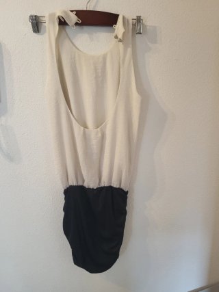 Vestido SAHOCO blanco y negro talla S