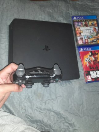 PS4 Slim