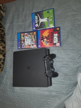 PS4 Slim