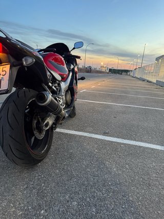 Honda CBR 600F Sportbike Roja y Negra