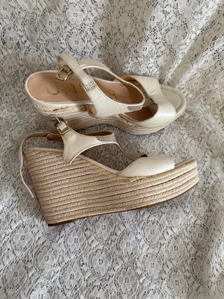 Sandalias cuñas Unisa
