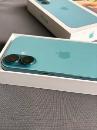 Apple iPhone 16