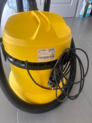 Aspiradora Kärcher WD2 para sólidos y líquidos