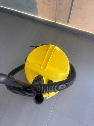 Aspiradora Kärcher WD2 para sólidos y líquidos