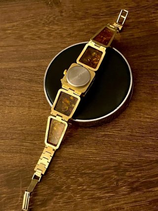 Orologio vintage Chaika con ambra del Baltico 70s