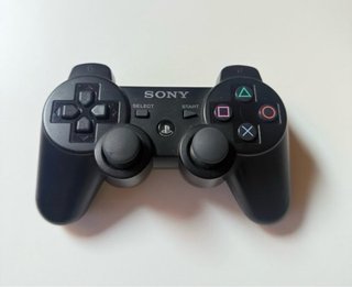 PS3 Slim 1TB con juegos PS1, PS2, PS3