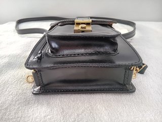 BOLSO PEQUEÑO BANDOLERA CUERO NEGRO