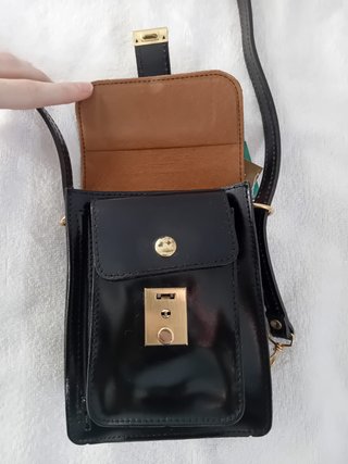 BOLSO PEQUEÑO BANDOLERA CUERO NEGRO