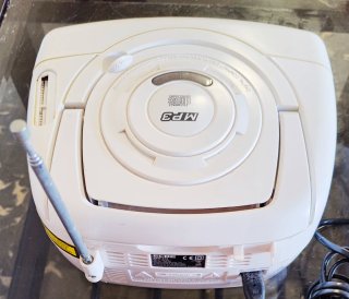 Radio CD MP3 portátil marca  ELBE
