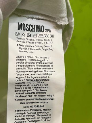 Maglia Moschino misura M con logo davanti Moschino