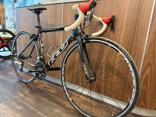 Felt F1 Carbon T49 – SRAM Rival/Apex – Mavic Aksiu