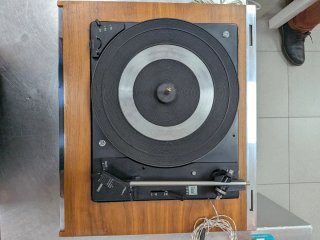 Radio/Tocadiscos Bettor EF-2