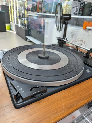 Radio/Tocadiscos Bettor EF-2