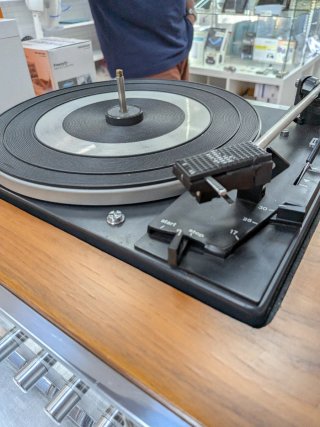 Radio/Tocadiscos Bettor EF-2