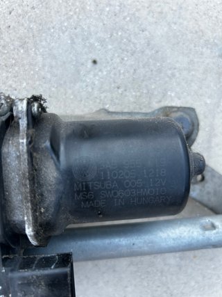 Motor limpiaparabrisas delantero VW Passat B7