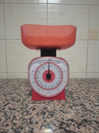 Bilancia da cucina vintage rossa