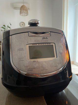 Avanzado robot de cocina por inducción.