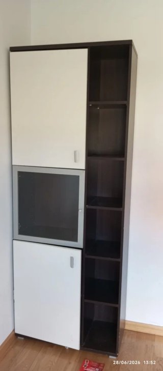 Armario modular blanco y marrón