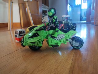 Set de Juguetes: Coche, Moto y Tractor