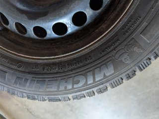 Neumático Michelin y Uniroyal 215/65 R16C 106T