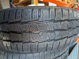 Neumático Michelin y Uniroyal 215/65 R16C 106T
